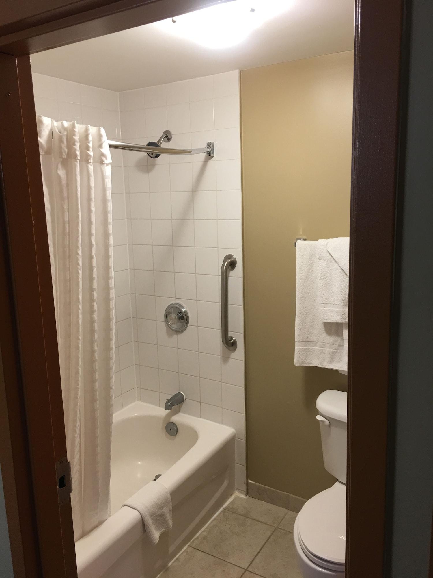 Super 8 By Wyndham Midland Hotell Eksteriør bilde