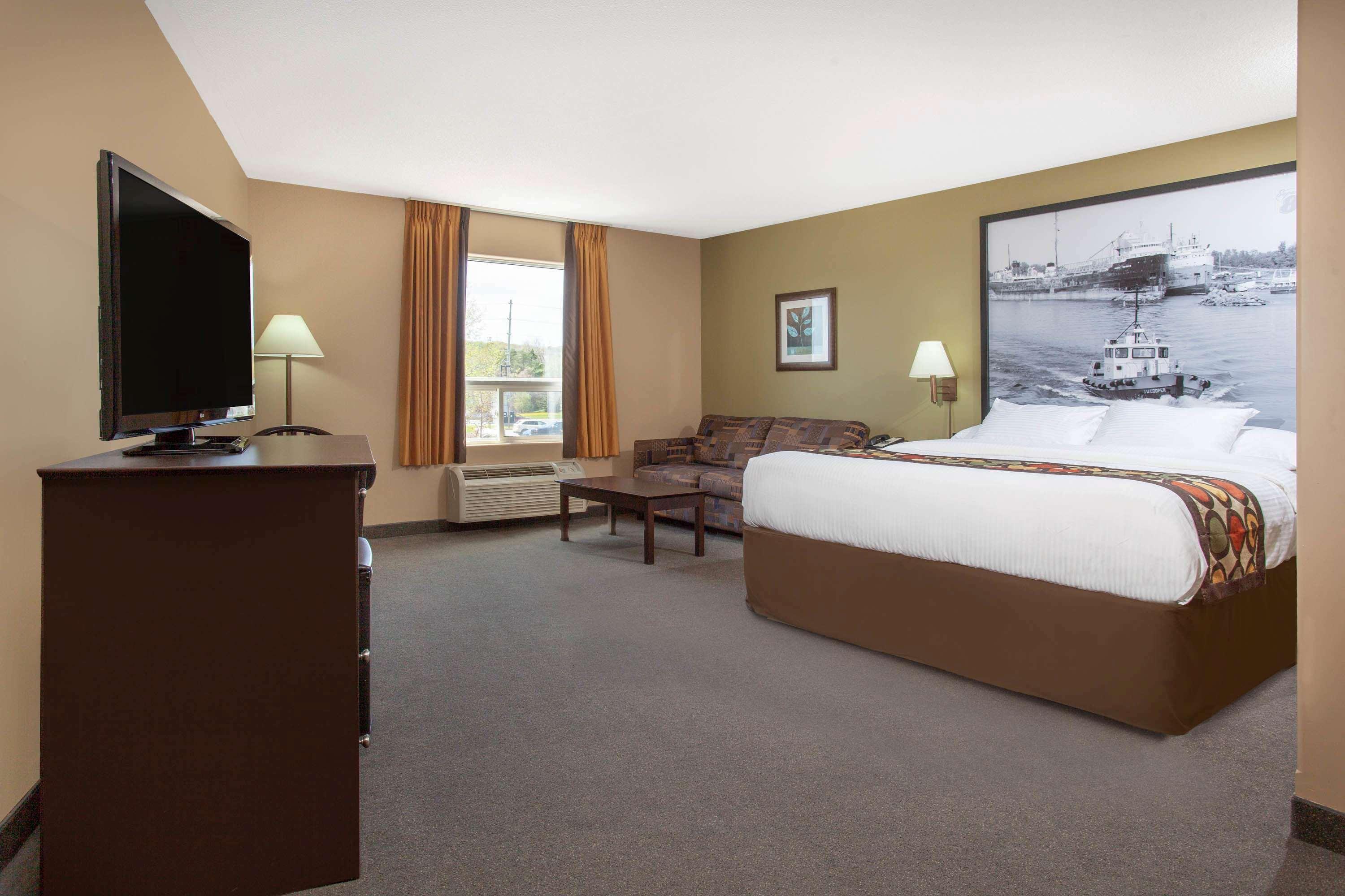 Super 8 By Wyndham Midland Hotell Eksteriør bilde
