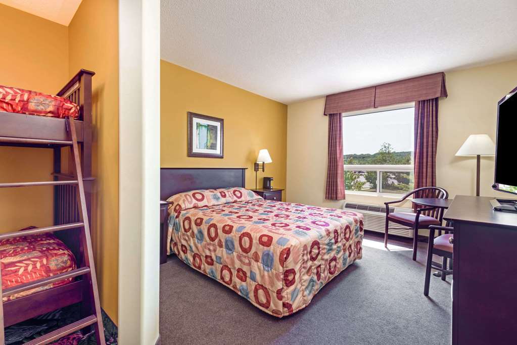 Super 8 By Wyndham Midland Hotell Rom bilde