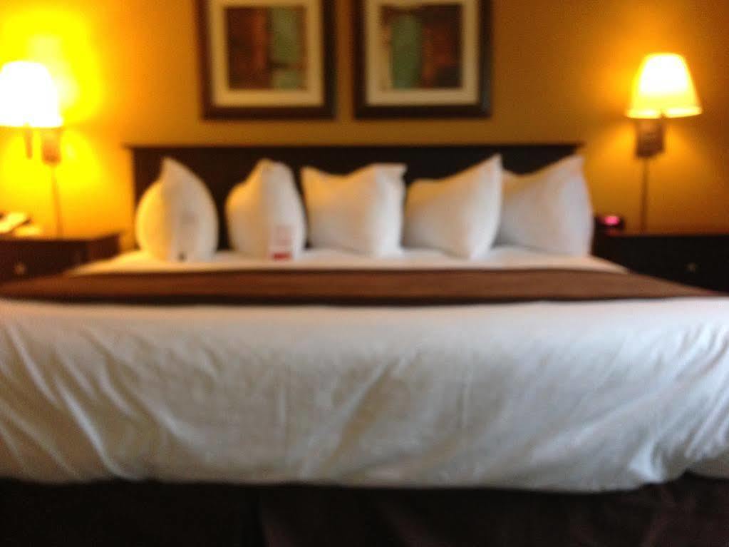 Super 8 By Wyndham Midland Hotell Eksteriør bilde