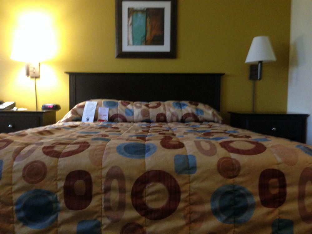 Super 8 By Wyndham Midland Hotell Eksteriør bilde